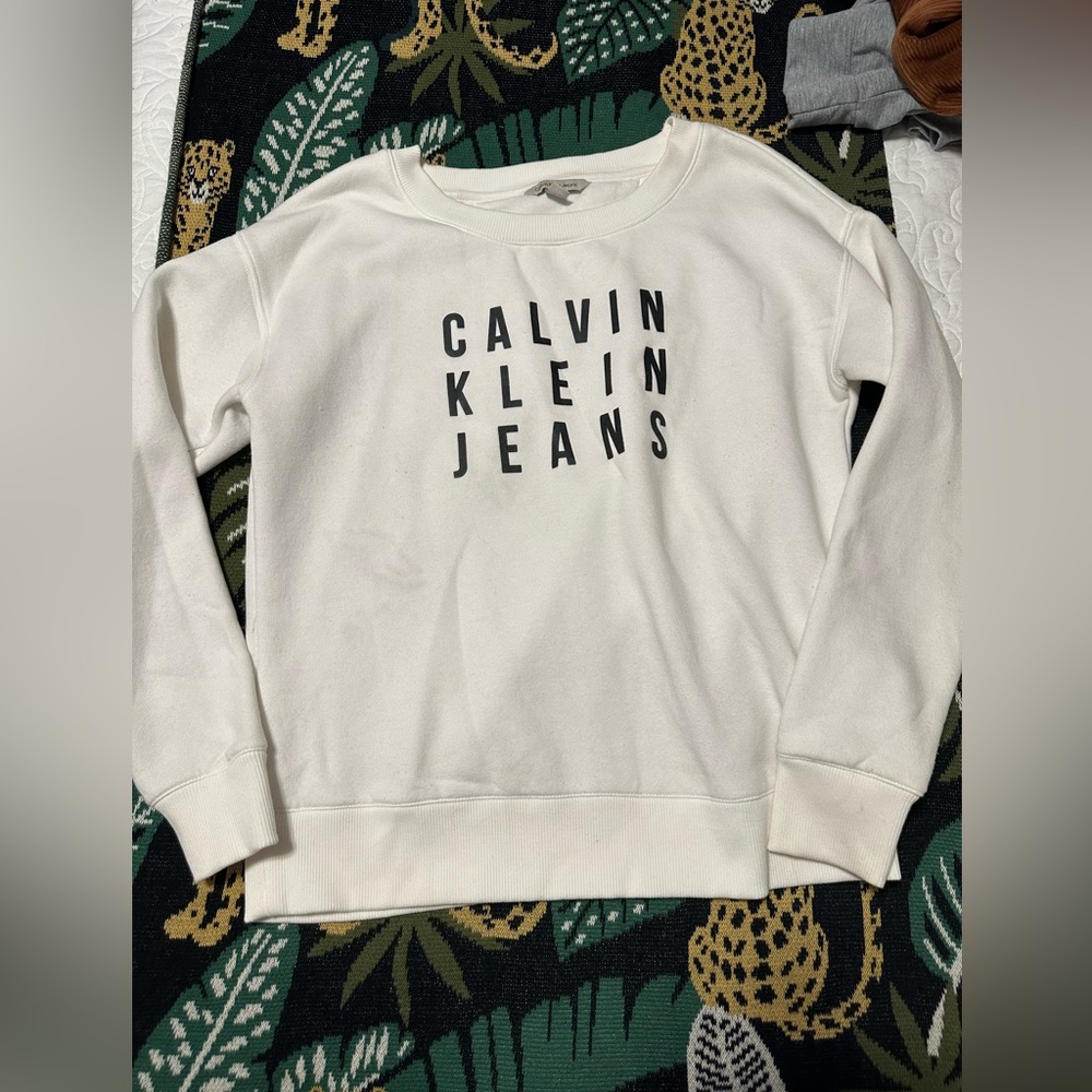 Sweatshirt